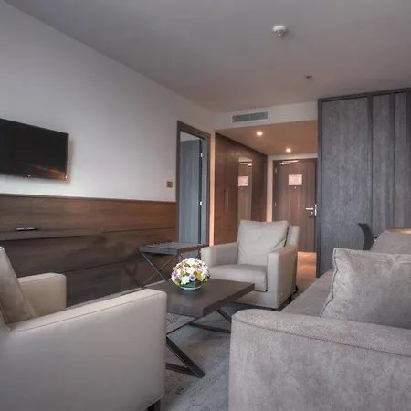 Podgorica 3* Petrovac